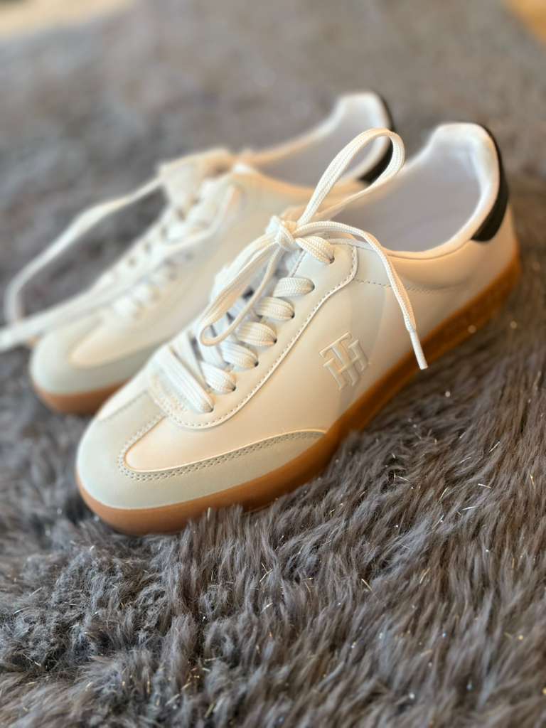 Tenis Tommy Blancos #5.5