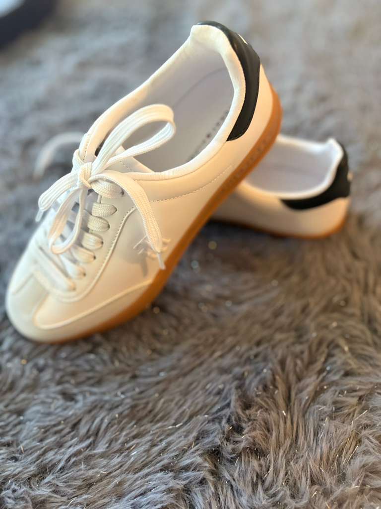 Tenis Tommy Blancos #5.5