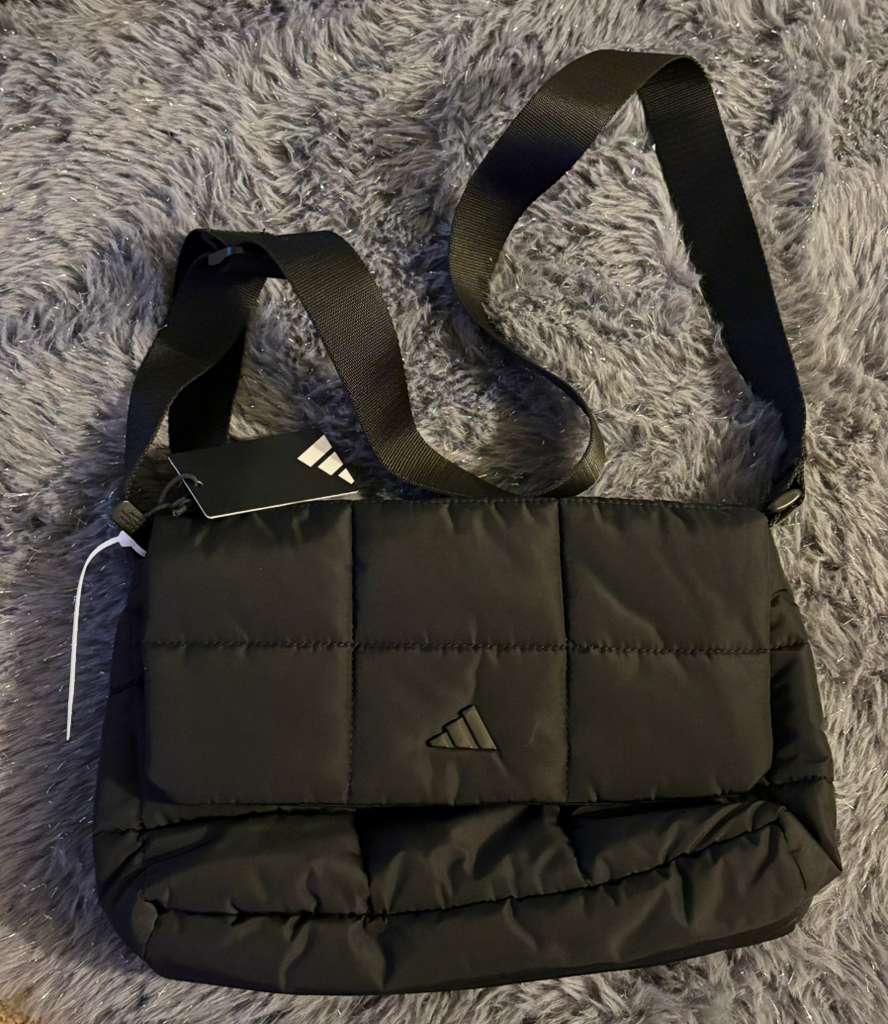 Bolsa Negra Adidas con Strap