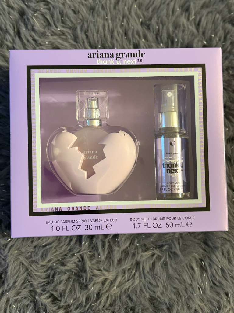 Set de Perfume y Body Mist lila Ariana Grande