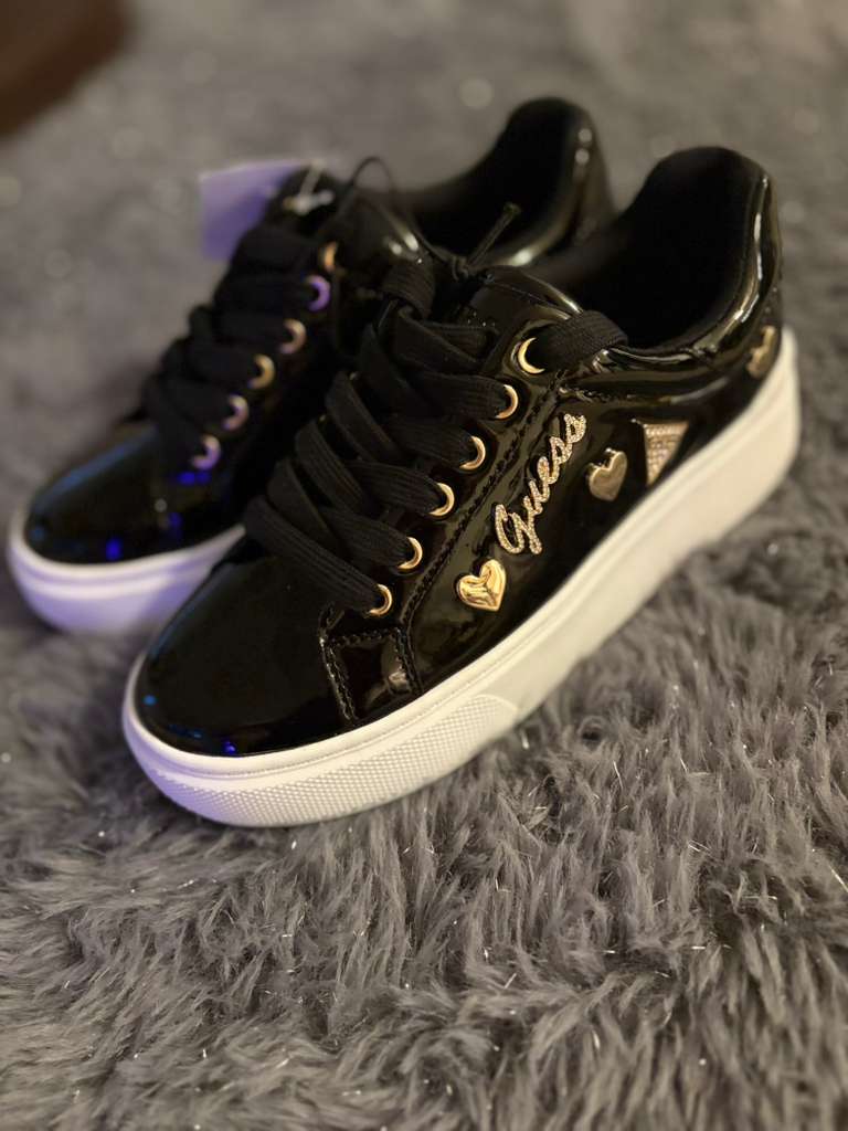 Tenis Negros Charol Guess #3.5