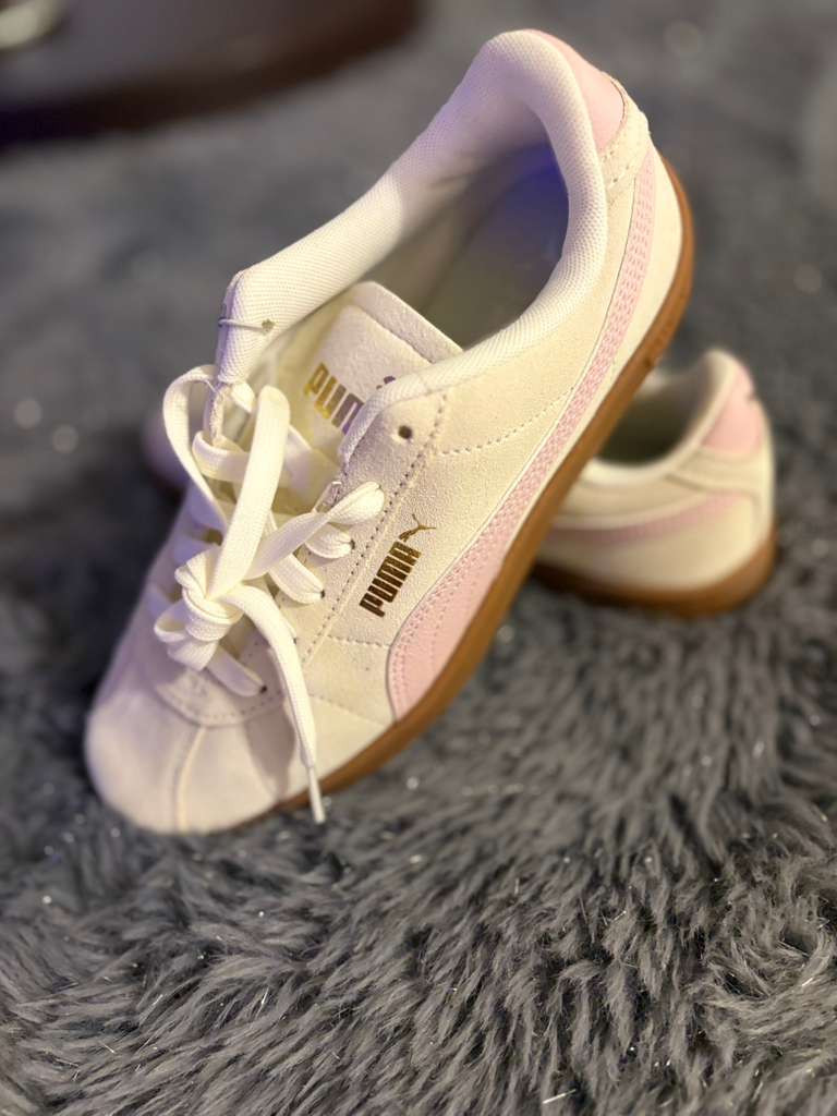 Tenis gamuza beige con rosa Puma #3.5