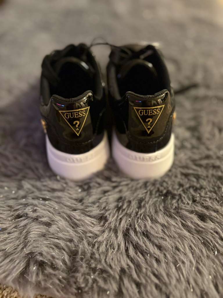 Tenis Negros Charol Guess #3.5