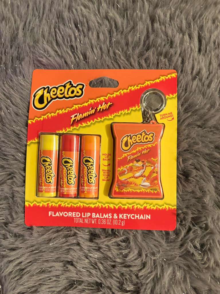 Flavored Lip Balms y llavero Chetos